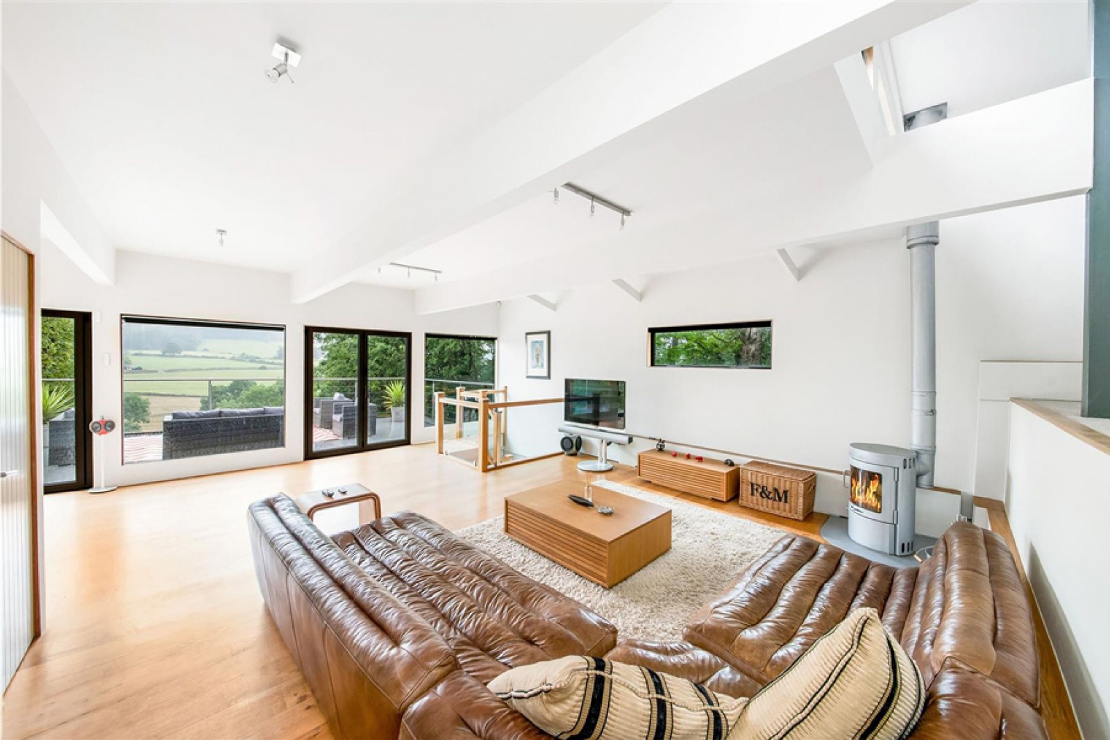 See Inside Cedar Lodge, Contemporary Home for Sale in Kirkburton near